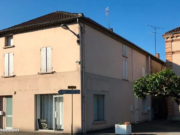 T4 de 88 m2 au centre du village de Briatexte