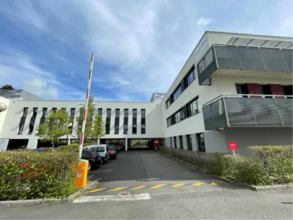 Bureaux 1385 m²