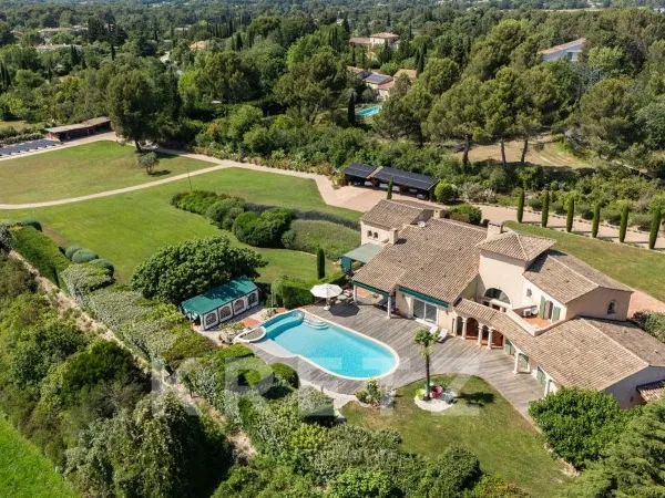 Celony - Vue Alpilles - Propriété avec deux ailes et piscine