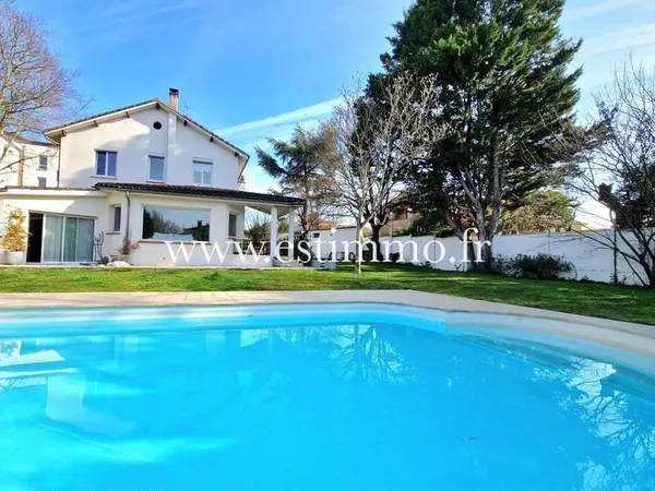 Maison 264 m²