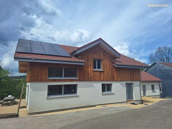 Maison familiale - 220 m2 - Entre-les-Fourgs