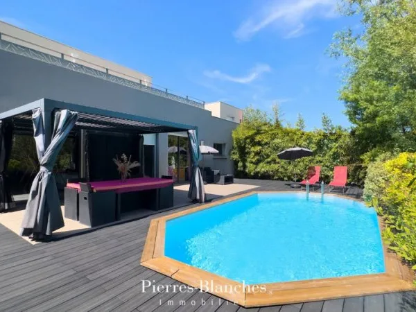 Villa 4 pièces 144 m²