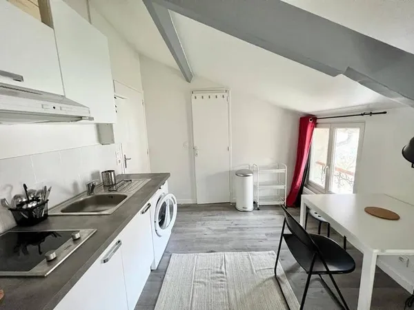 Studio 1 pièce 11 m²