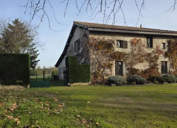 Maison 6 pièces 222 m²