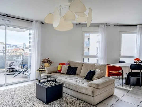 Villeurbanne La Doua - T4 récent de 85,46 m2 avec terrasse e