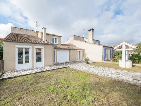 AUCAMVILLE - Maison T5 de 130m²