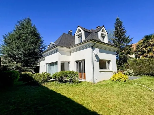 Maison 8 pièces 200 m²