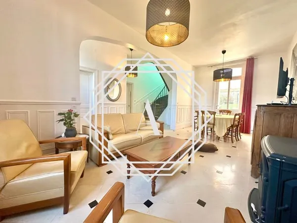 JOLIE MAISON BOURGEOISE DE PLUS DE 190 M2 À MERU