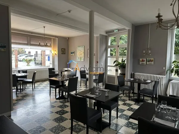 Commerce 353 m²