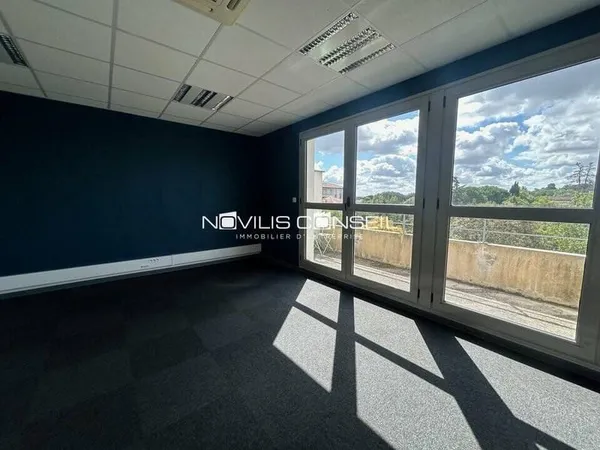 Bureaux 64 m²