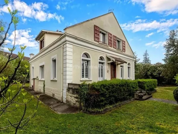 Maison 7 pièces 202 m²