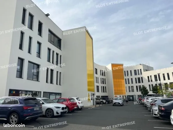 Bureaux 156 m²
