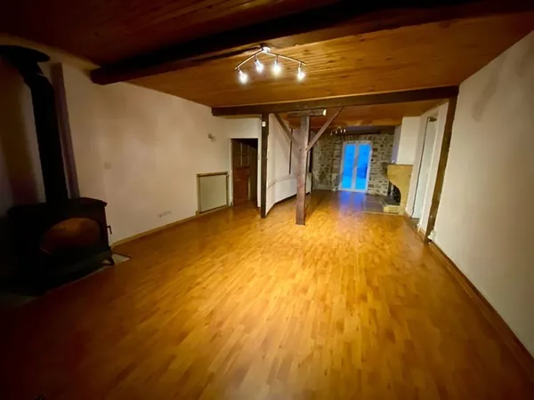 Maison de village avec fort potentiel - Néronde (42510)