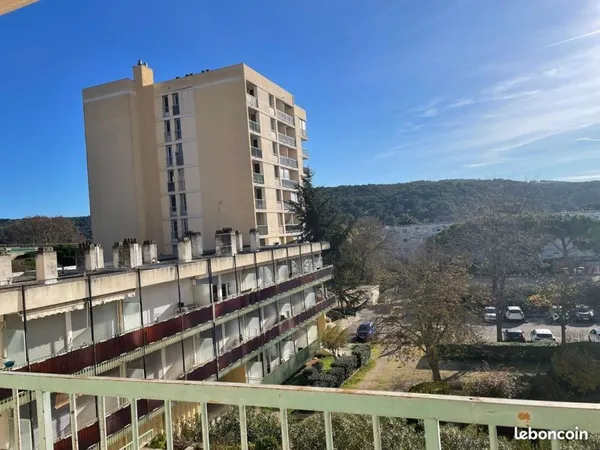 Colocation chambre 12 m2,plein sud,450euros CC,éligible aux APL,bail individuel dans appartement lum