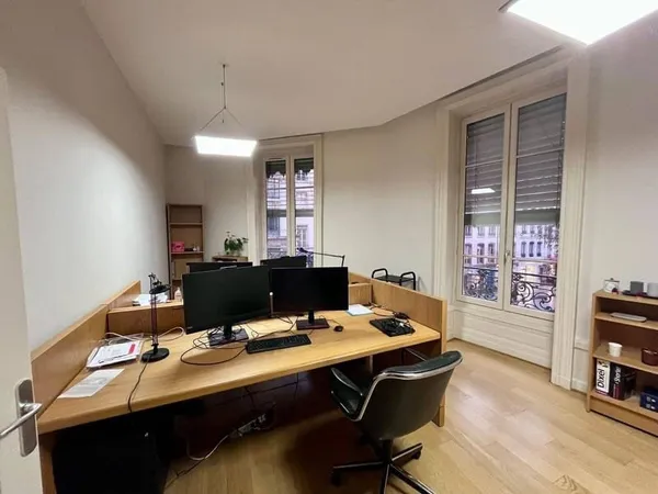 Bureaux 179 m²