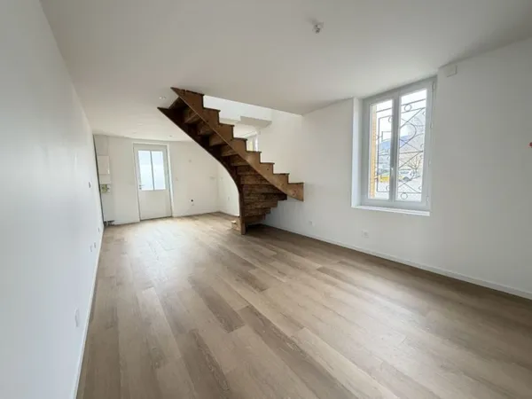 Appartement T4 Duplex Rénové à Neuf