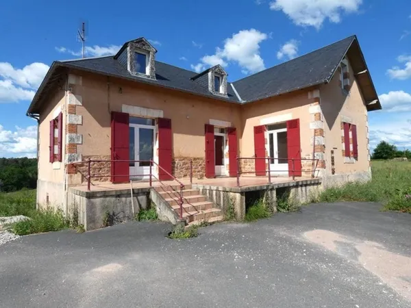 Maison 94 m2 habitables / 3 chambres / grande grange / 1 hect de terrain