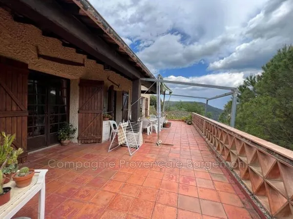 Maison 8 pièces 190 m²