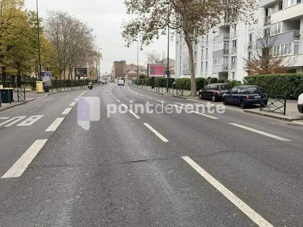 Local commercial 650 m²