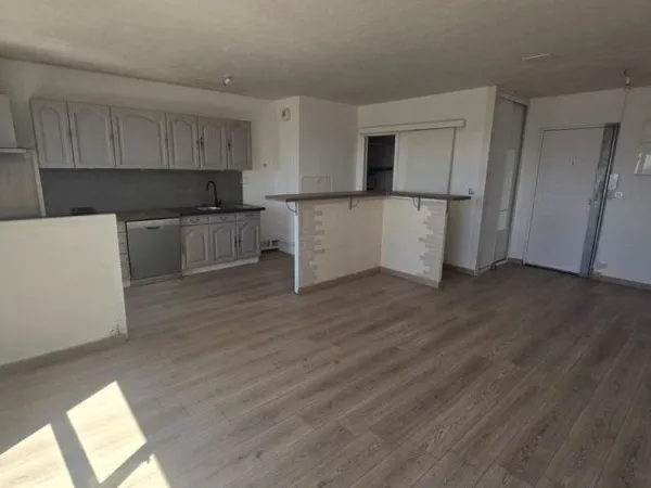 93270 SEVRAN - Appartement 2 pièces 55.02 m² - Balcon- Dernier étage