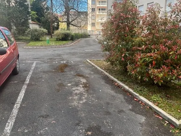 Place de parking sécurisée à louer - Boulevard de la Paix, Reims