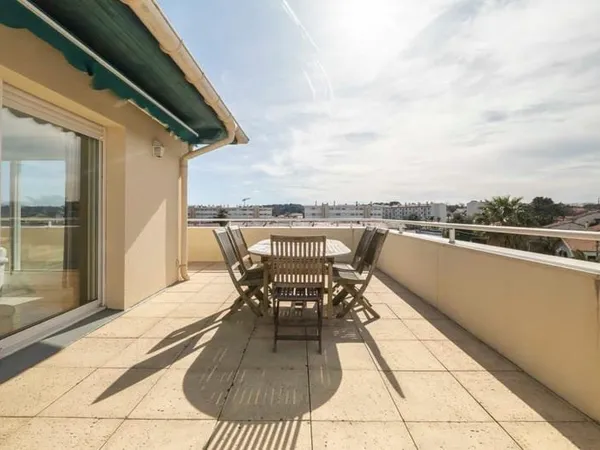 Dernier étage avec grande terrasse exposée Sud-Ouest - Quartier des Fleuristes