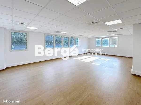 Bureaux 58 m² Mougins