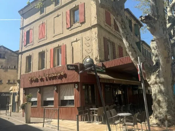 ISTRES CENTRE MURS COMMERCIAUX EN 1ERE LIGNE
