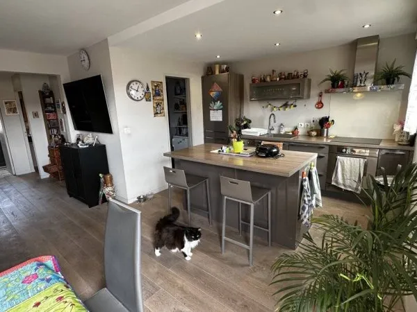 Viager Occupé Appart F3 à La Londe les Maures  83250  sur H de 82 et F de 80 ans