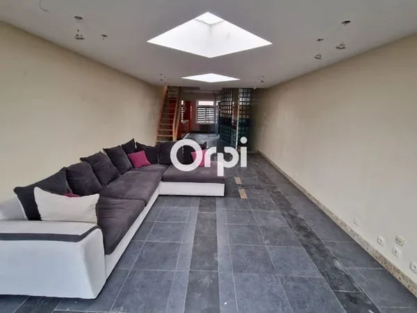 Maison 2 pièces 81 m²