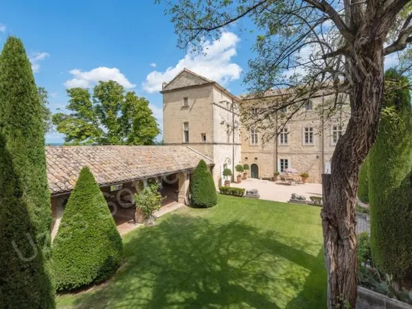 Uzès à 5 minutes - Château du 16ième siècle - Axe Nîmes et Avign