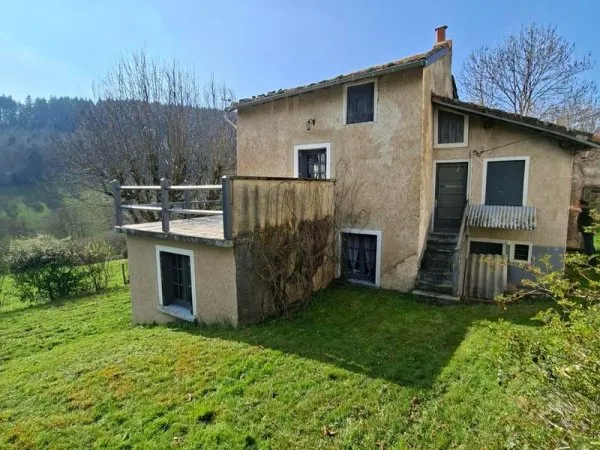 MAISON A RENOVER AVEC TERRAIN MONTCHAL