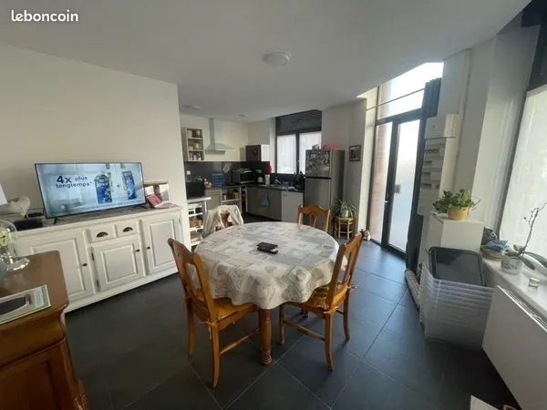 T2 45m² RDC - Entrée individuelle - Lumineux - Métro 8 min - 580