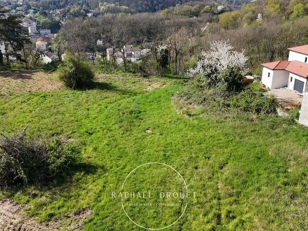 TERRAIN VIABILISE 2400 m2 - A BATIR - LIBRE CONSTRUCTEUR- ENVIRONNEMENT CAMPAGNE