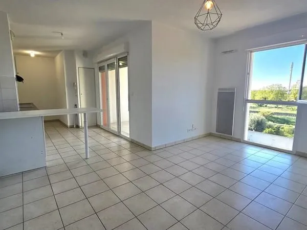 APPARTEMENT T2 AVEC TERRASSE - Avenue de Bordeaux