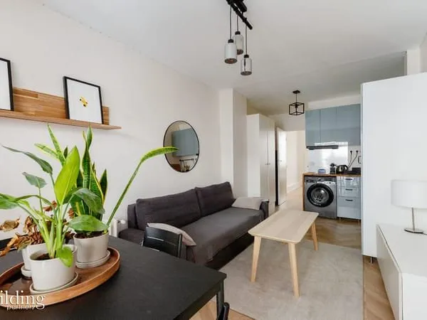 Paris 17e Batignolles - Appartement 2 pièces de 42 m² avec local commercial attenant