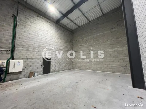 Local bureaux 364 m²
