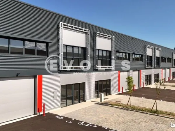 Local d'activité 305 m²