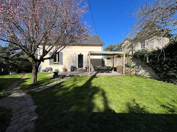 Maison de Ville en Pierre de Meulière Rambouillet 8 pièce(s) 200 m2