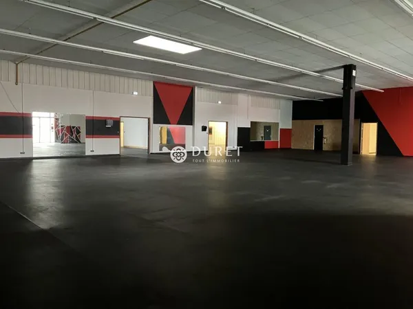 Local commercial 870 m²