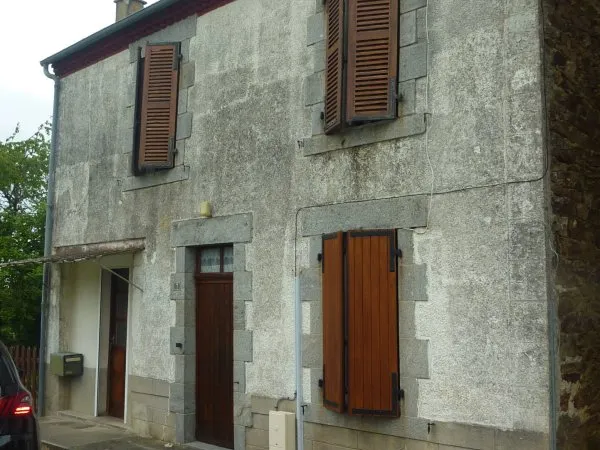 À Saint-Sornin-La-Marche, maison de village à rénover
