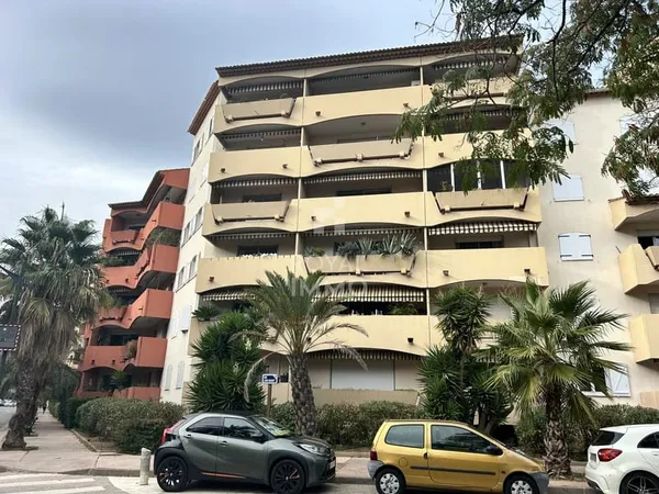 Appartement de type3 au 3e étage/5avec ascenseur d'une résid