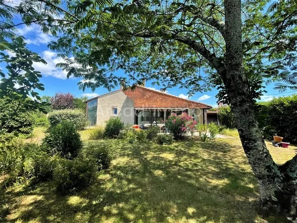 Agréable maison dans quartier calme, 134 m2, 4 chambres, gar
