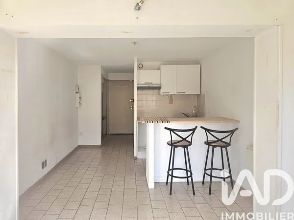 Studio 1 pièce 27 m²