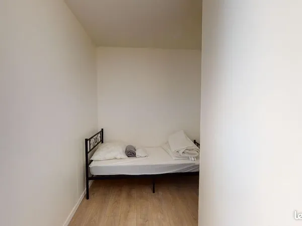 Chambre 7 pièces 109 m²