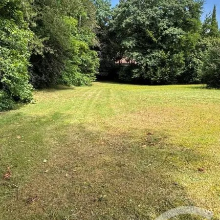 Terrain 1880 m²