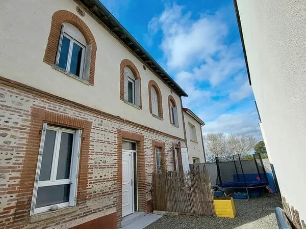 A VENDRE - Belle maison Toulousaine divisée en deux appartements