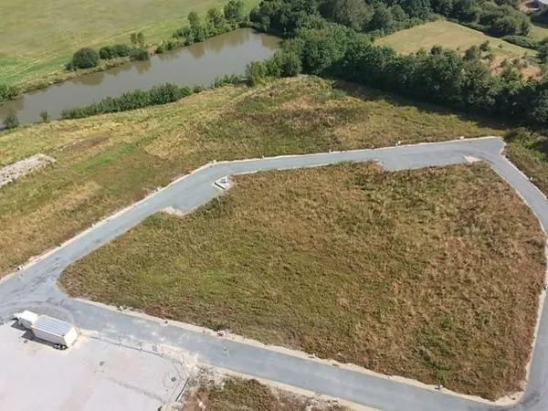 Apremont Terrain 374 m2