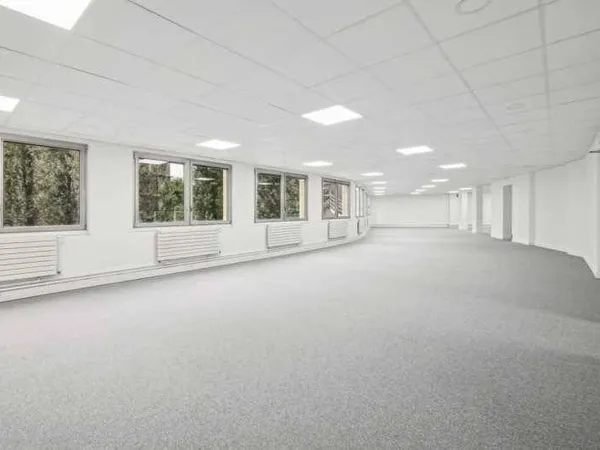 Bureaux 717 m²