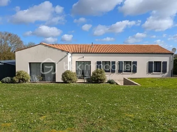 Grande Maison Moderne et Lumineuse - 3 CHAMBRES + 1 BUREAU + Cellier / Terrain de 1231m²